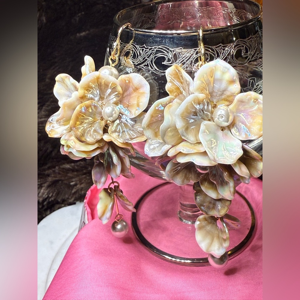 Elegant Floral Pearl Earrings